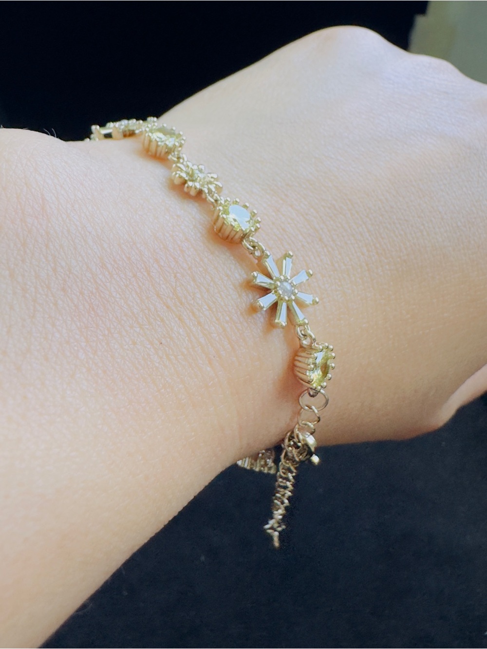 Gold Daisy Link Bracelet - Women Jewelry